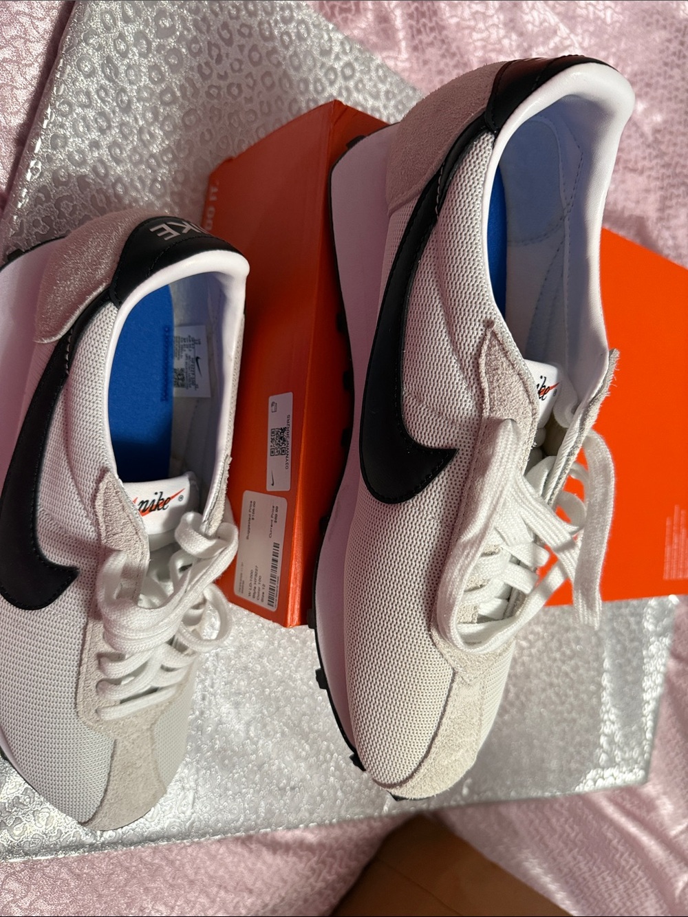 Nike White and Black Women's Low-Profile Sneakers